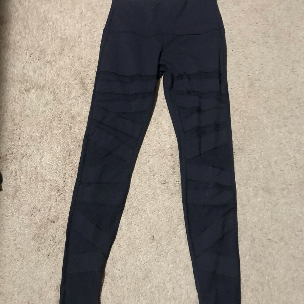 Lululemon 🍋 🍋  Mesh Detail leggings